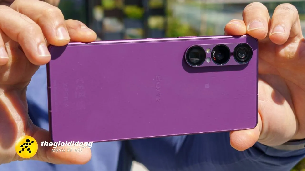 Trên tay Sony Xperia 1 Mark 7: Camera khẩu độ kép, thiết kế không đổi